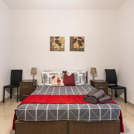 Superbly Located Cosy 2-Bedroom Apartment La Valette Extérieur photo
